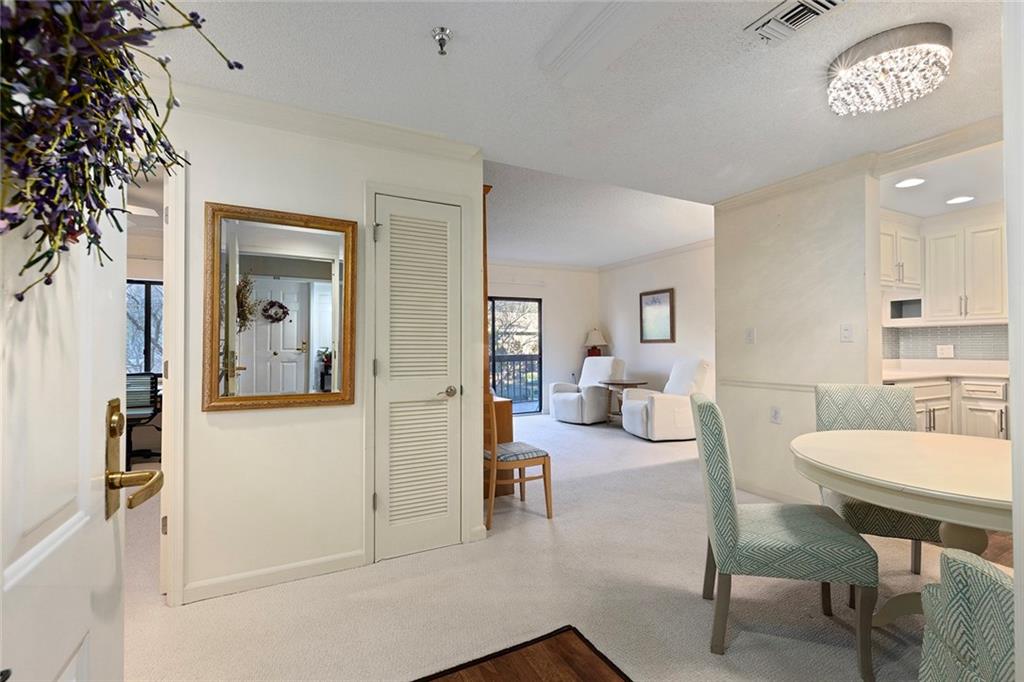 1800 Clairmont Lake A209