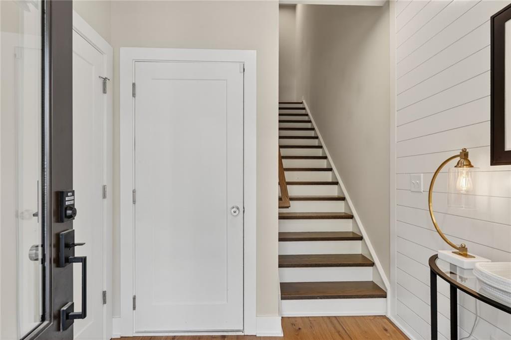 209 New Street
