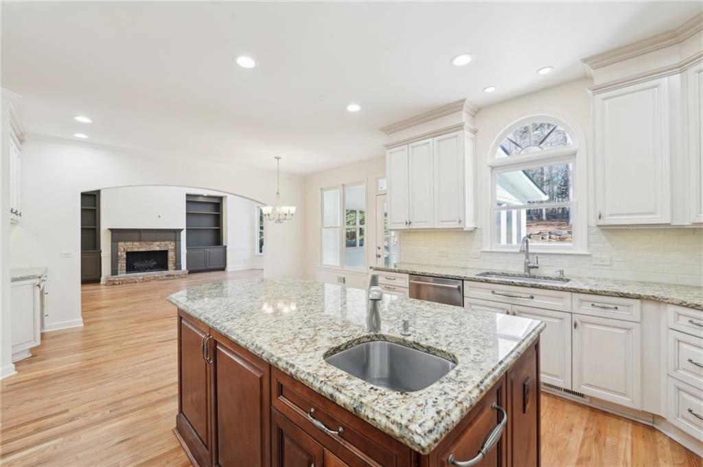 219 Woodcliff Court, Suwanee, Georgia image 18