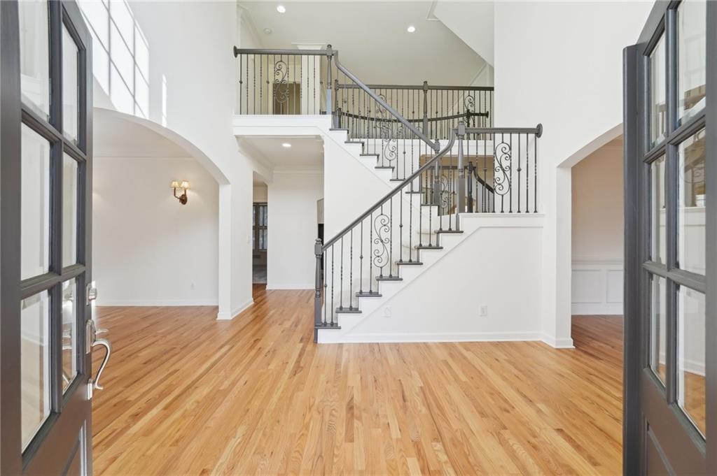 219 Woodcliff Court, Suwanee, Georgia image 9