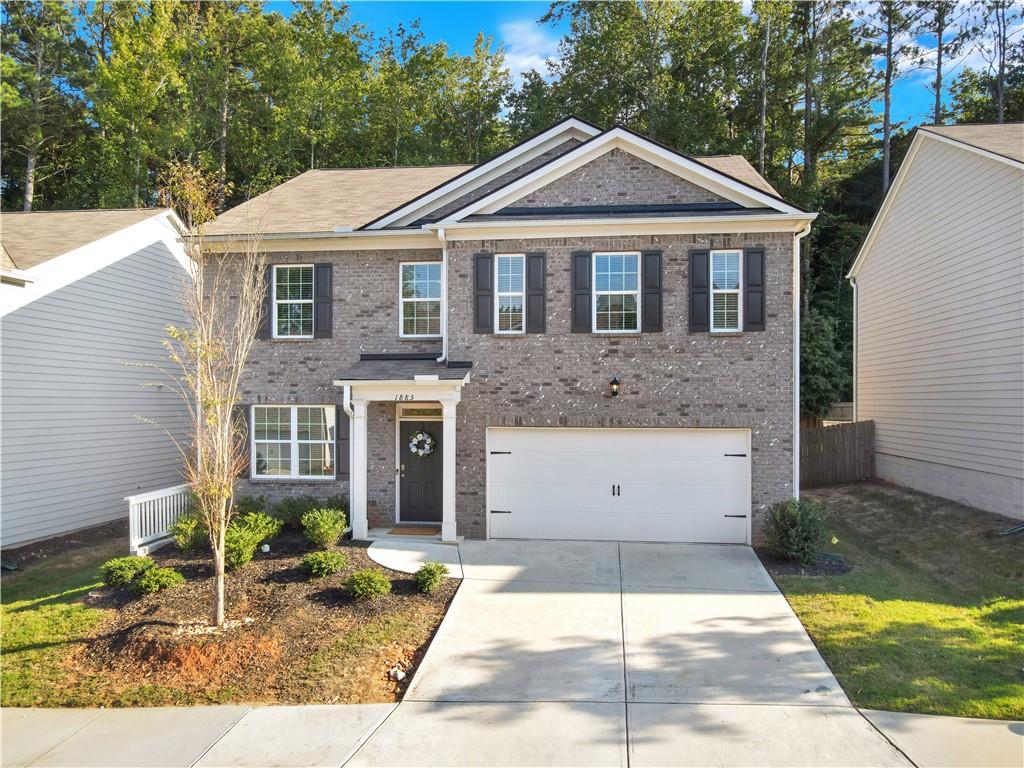 Welcome home to this stunning 5-bedroom residence in one of Marietta’s most sought-after communities. Built in 2022, this nearly new home offers 5 spacious bedrooms, 3.5 baths, an open-concept living area, a versatile loft and a guest bedroom with a full bath conveniently located on the main level. Enjoy outdoor living in the private, fenced backyard.
Tucked away in a quiet, peaceful enclave, this community provides unmatched convenience while just minutes from Powder Springs Road, the East-West Connector, parks, shopping, Austell International Market, dining and with easy access to I-285 and I-20 for a smooth commute into the city.
Don’t miss your chance to call this beautiful property home. Schedule your private tour today!