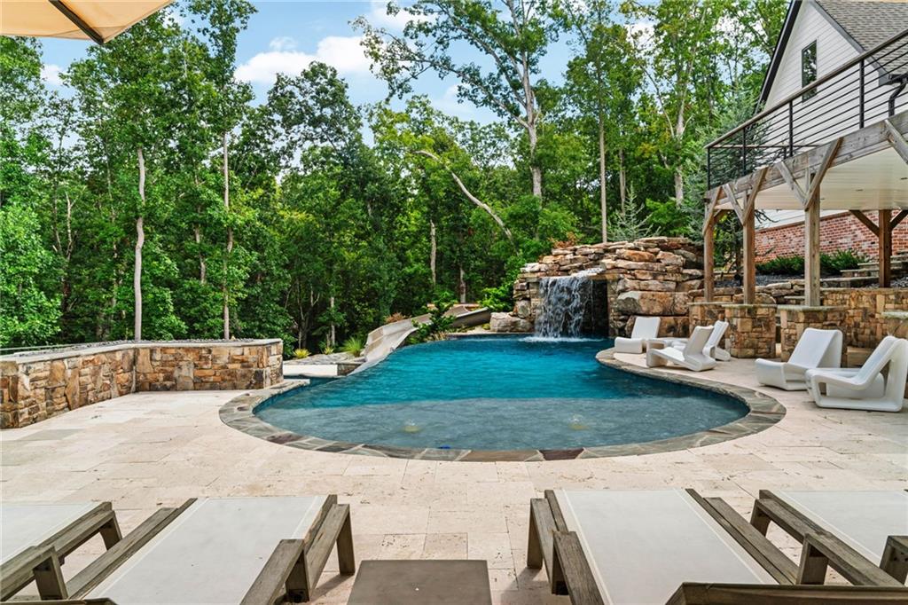 Creekview Falls - Residential