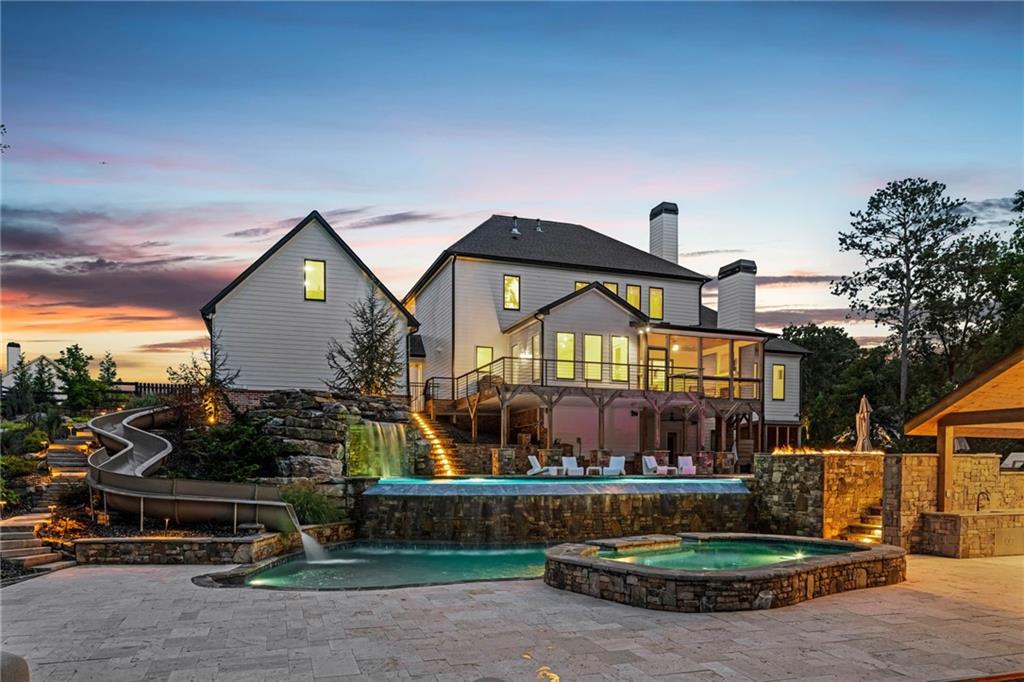 128 Creekview Lane