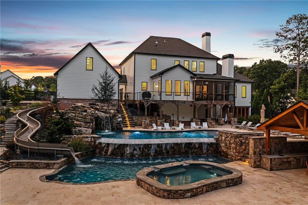 Creekview Falls - Residential