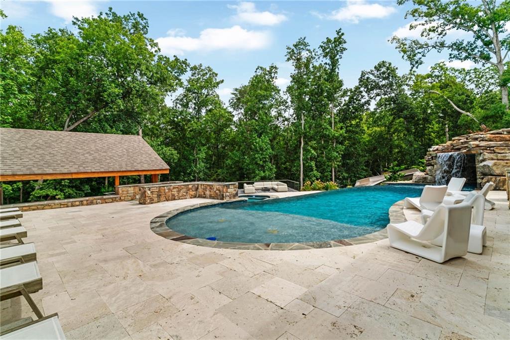 Creekview Falls - Residential