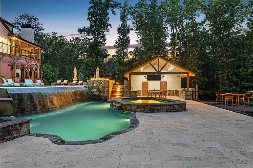 Creekview Falls - Residential