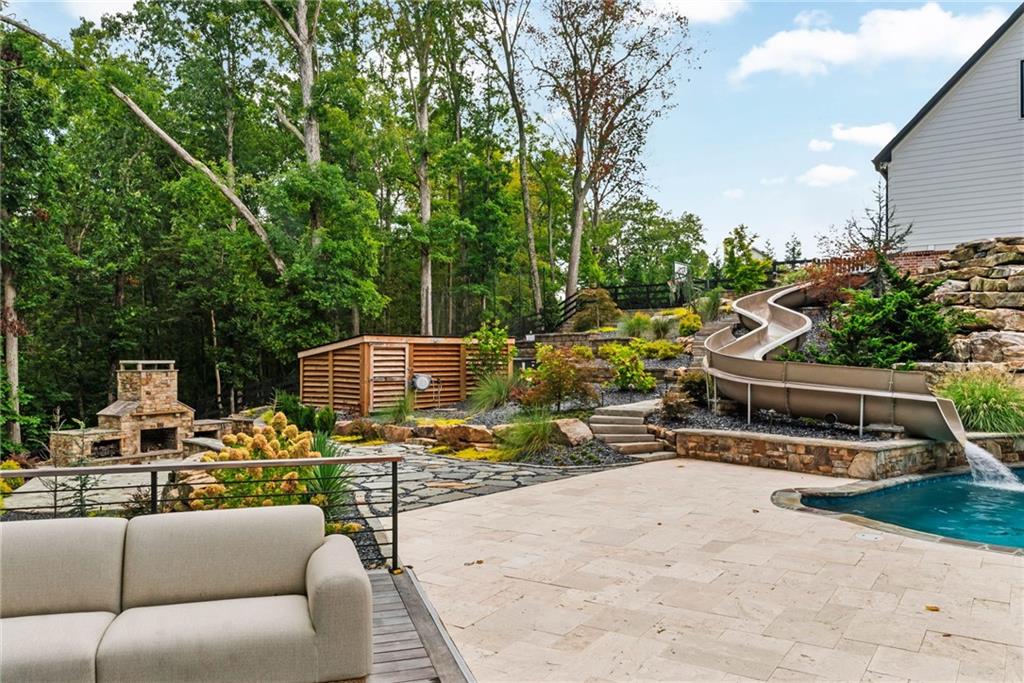Creekview Falls - Residential
