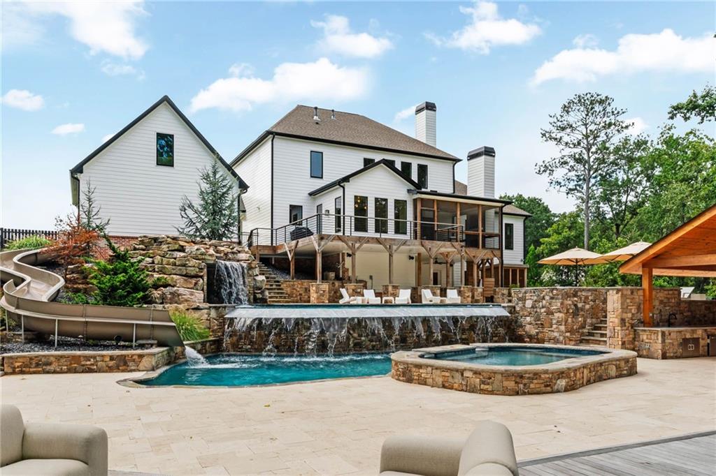 Creekview Falls - Residential
