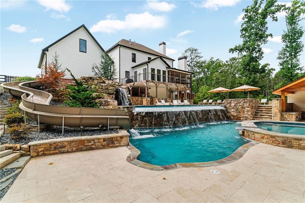 Creekview Falls - Residential