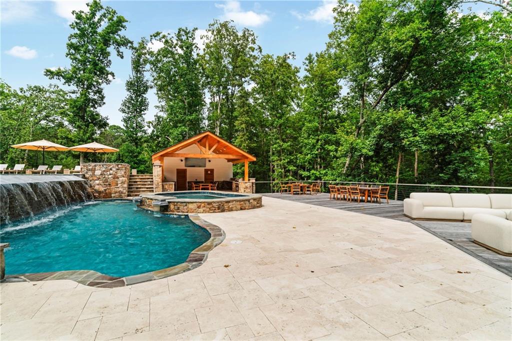 Creekview Falls - Residential