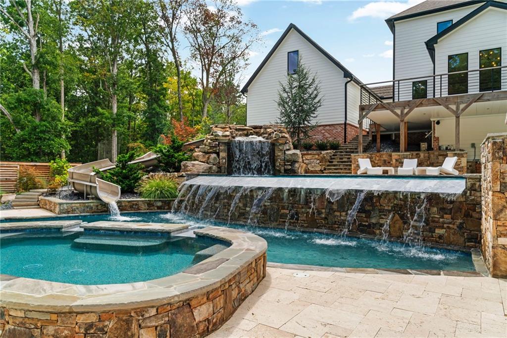 Creekview Falls - Residential