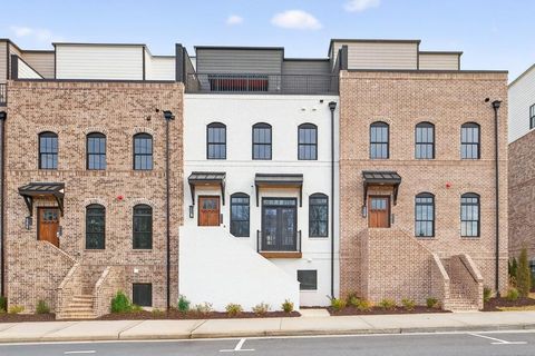 Townhouse For Sale - 4812 Moonview Lane<br/> Sugar Hill, GA 30518