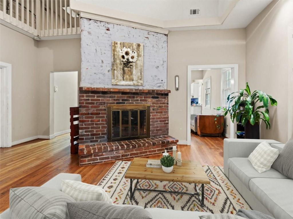 760 W ASHLAND Avenue NE
