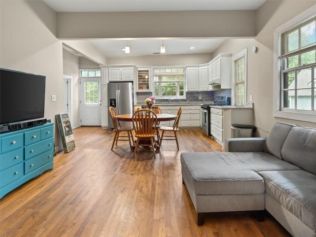 760 W ASHLAND Avenue NE