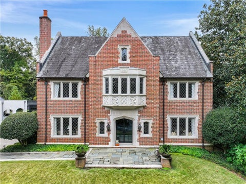 Homes For Sale - 369 Pine Tree Drive<br/> Atlanta, GA 30305