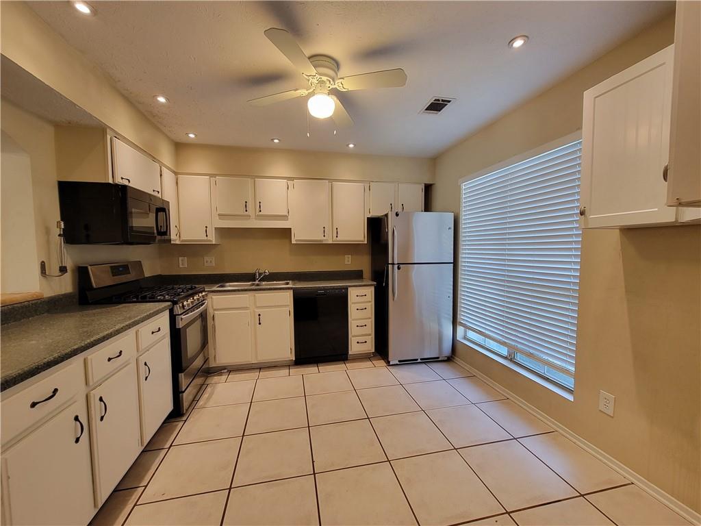 2969 Aspen Woods Entry