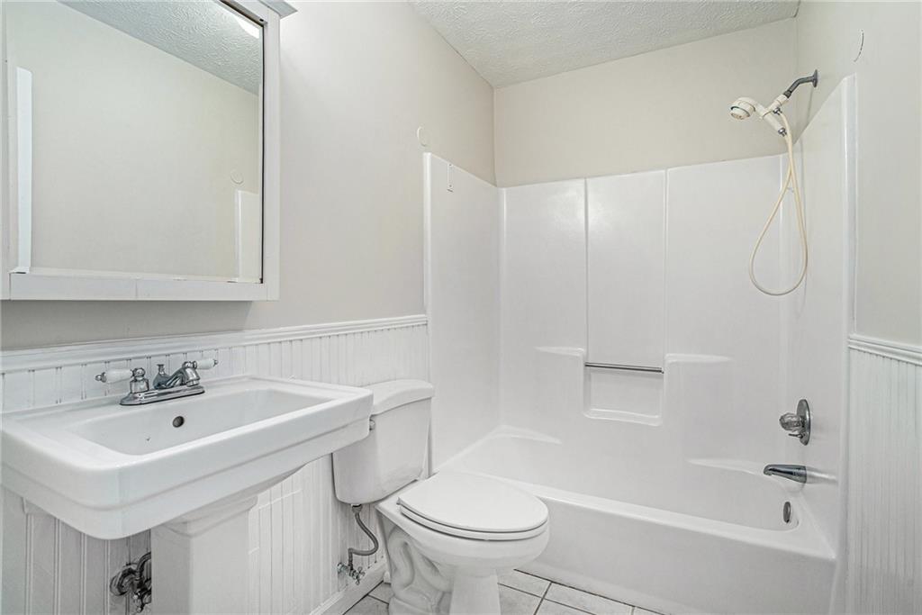 1305 Blankenship Lane, Lilburn, Georgia image 19