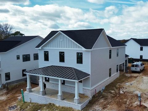 A home in Flowery Branch