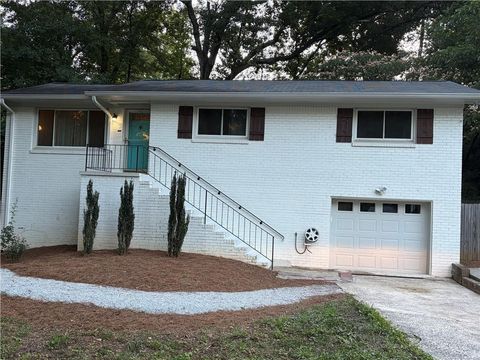 Homes For Sale - 3424 Shawnee Trail<br/> Smyrna, GA 30080