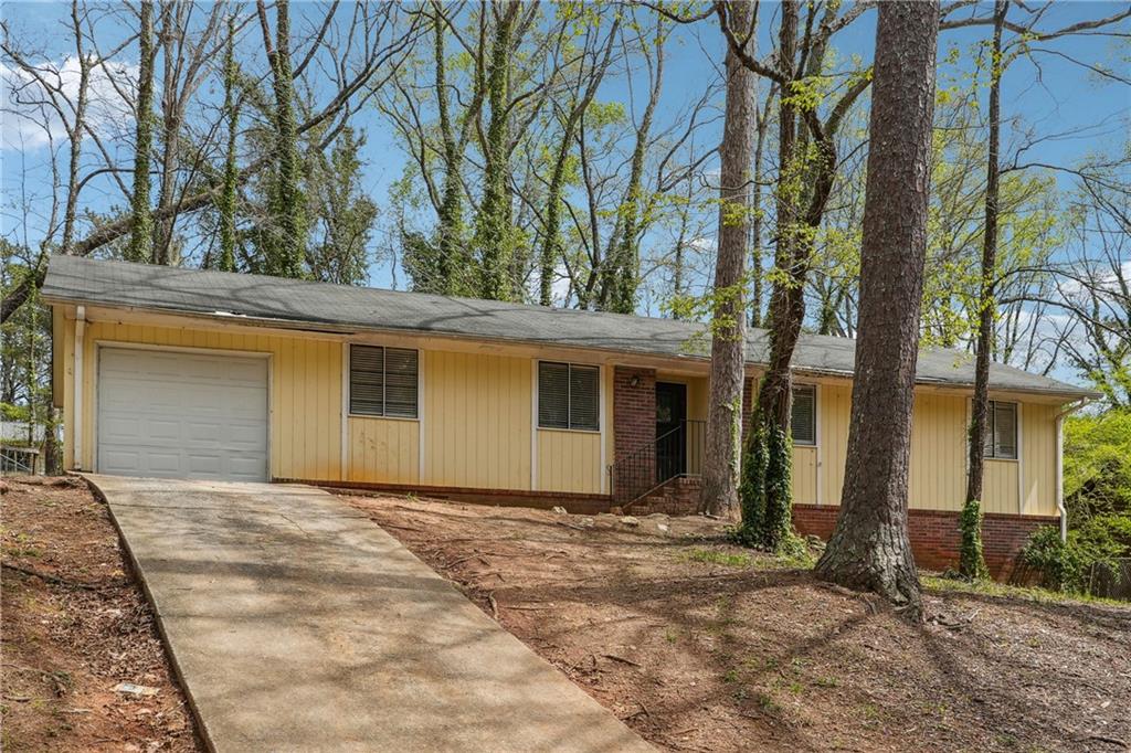 1360 Cypress Ridge Circle, Stone Mountain, Georgia image 2
