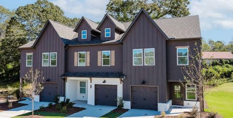 A home in Dawsonville