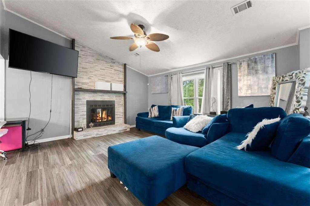 3677 Waverly Oaks Way