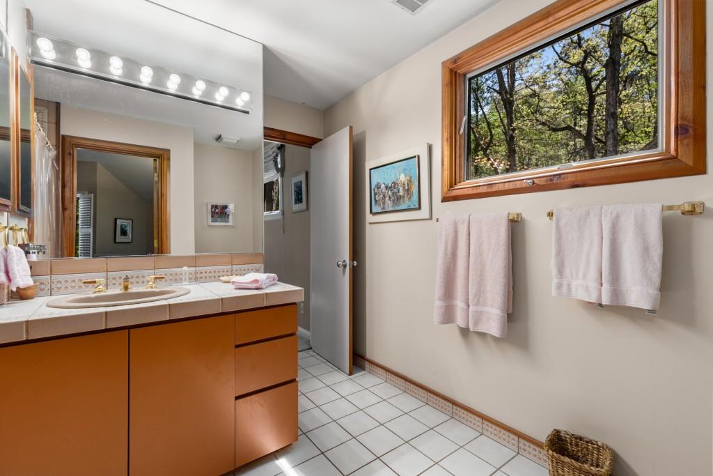 6525 Old Riverside Drive, Sandy Springs, Georgia image 35