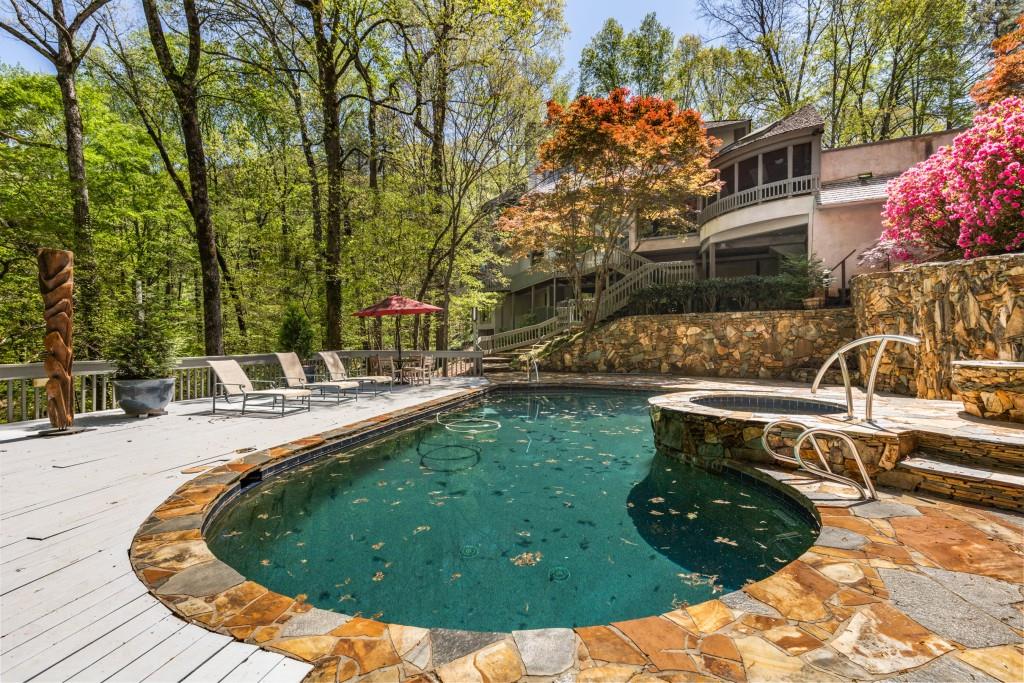 6525 Old Riverside Drive, Sandy Springs, Georgia image 37