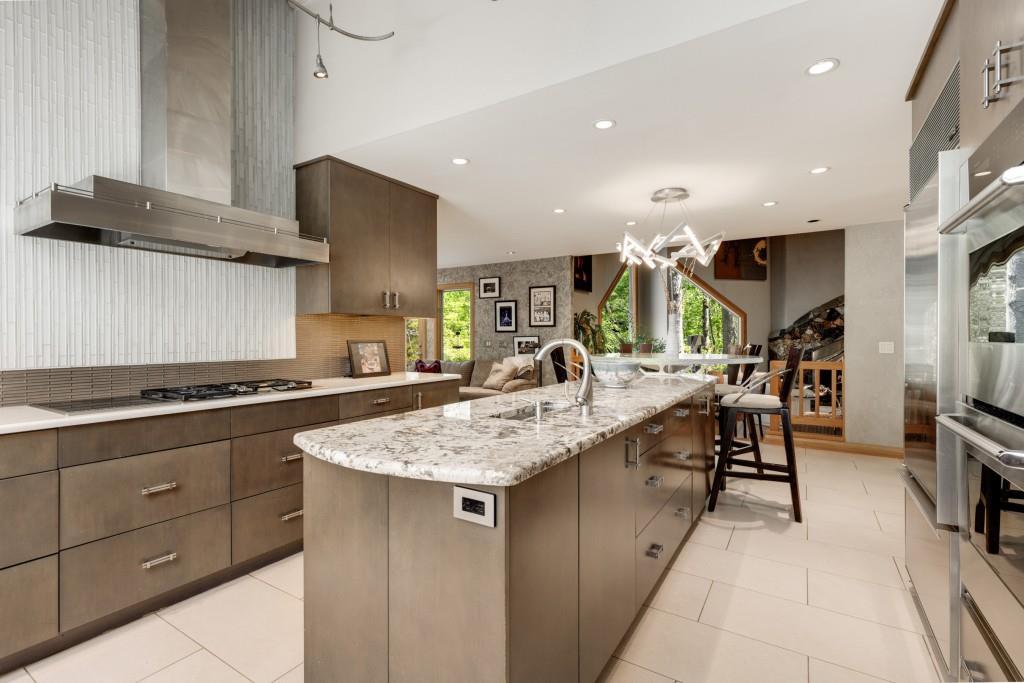 6525 Old Riverside Drive, Sandy Springs, Georgia image 13