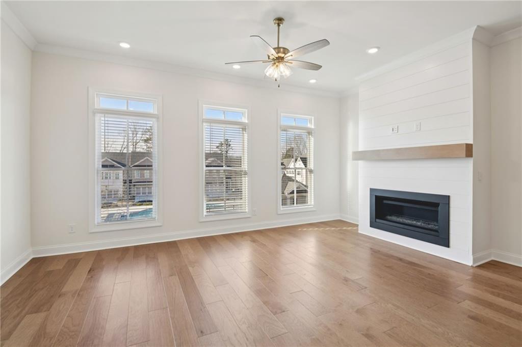 903 Shire Elm Street 23
