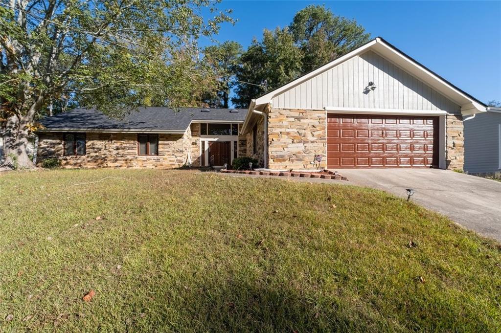 5934 S Deshon Court, Lithonia, Georgia image 1