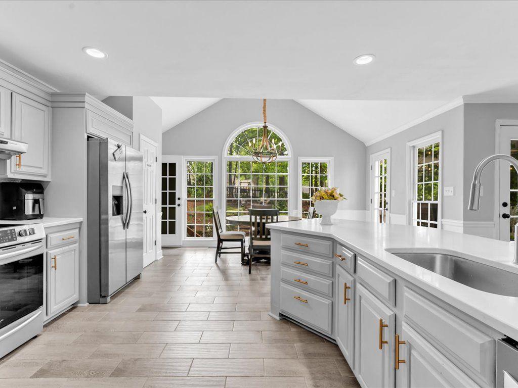 5625 Brookstone Drive, Acworth, Georgia image 9