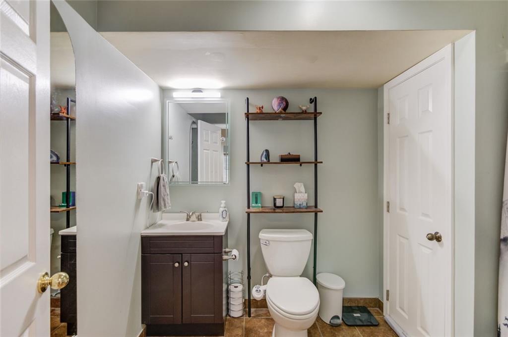 657 Swans Landing Drive, Dacula, Georgia image 46