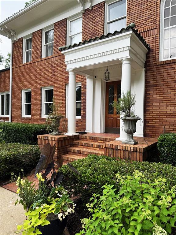 1036 Oxford Road NE
