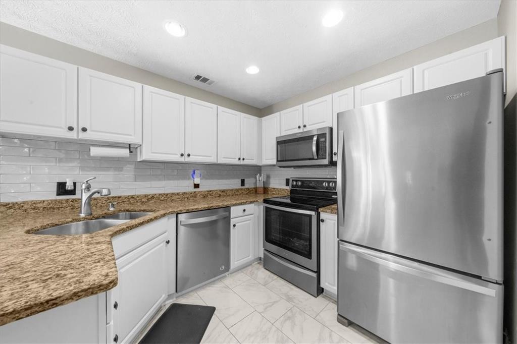 Avensong - Residential Lease