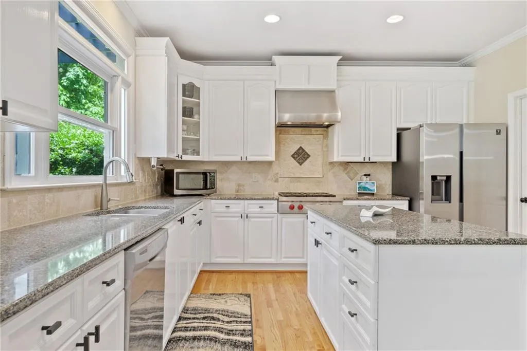 Sugar Hill, Georgia 30518, United States, 6 Bedrooms Bedrooms, ,5 BathroomsBathrooms,Residential,Active,123949