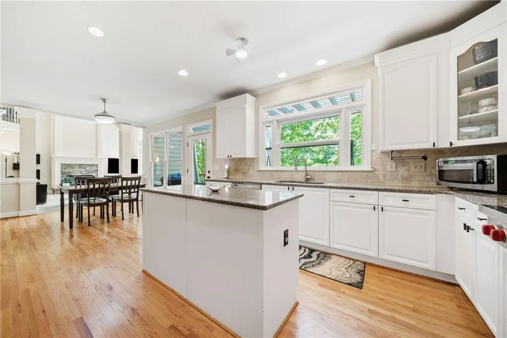 Sugar Hill, Georgia 30518, United States, 6 Bedrooms Bedrooms, ,5 BathroomsBathrooms,Residential,Active,123949