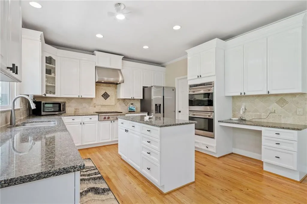 Sugar Hill, Georgia 30518, United States, 6 Bedrooms Bedrooms, ,5 BathroomsBathrooms,Residential,Active,123949