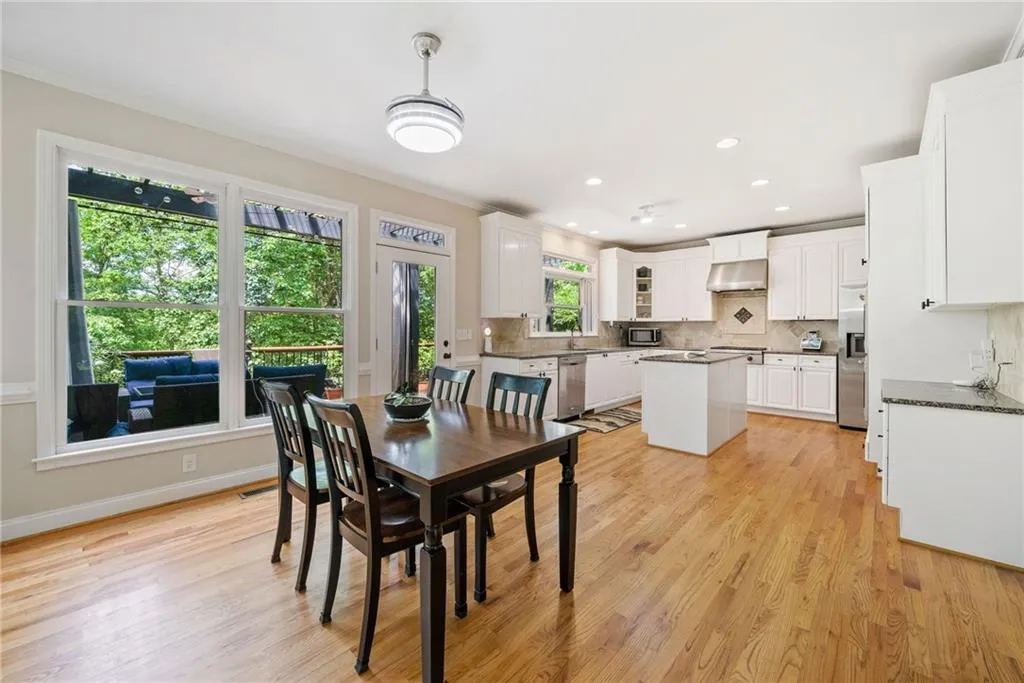 Sugar Hill, Georgia 30518, United States, 6 Bedrooms Bedrooms, ,5 BathroomsBathrooms,Residential,Active,123949