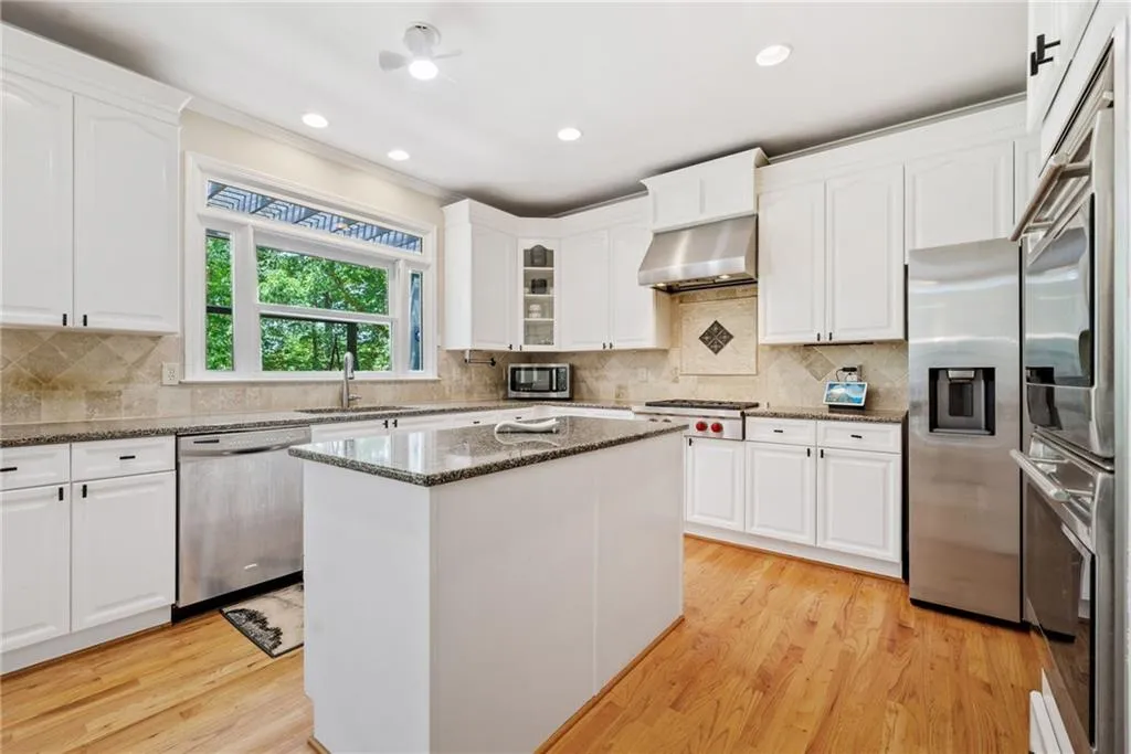 Sugar Hill, Georgia 30518, United States, 6 Bedrooms Bedrooms, ,5 BathroomsBathrooms,Residential,Active,123949