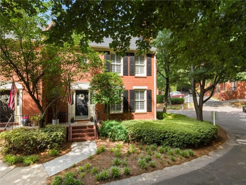 Townhouse For Sale - 1404 Defoors Mill Drive<br/> Atlanta, GA 30318