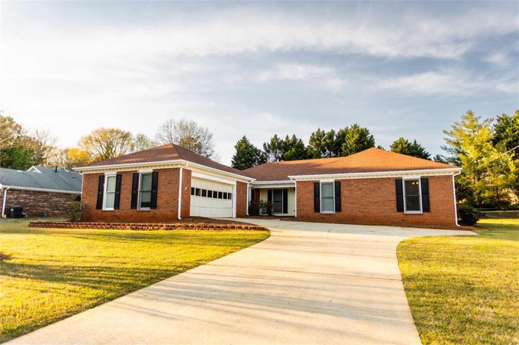 1250 Great Oaks Drive, Conyers, Georgia image 2
