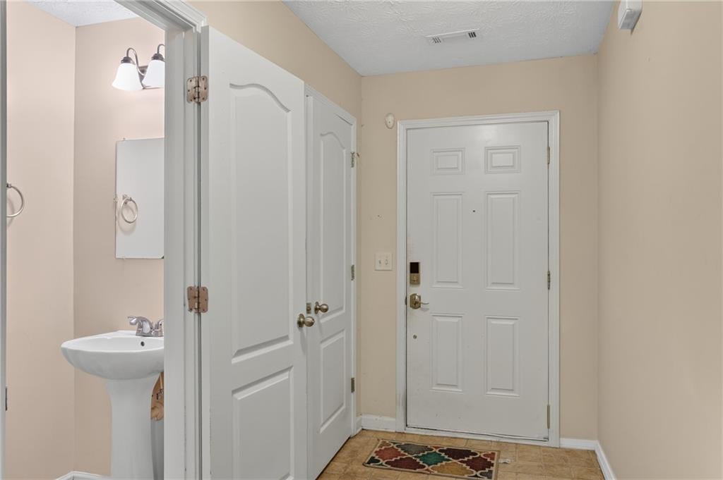 1720 Formosa Lane
