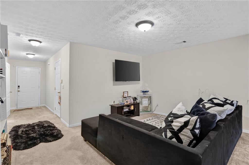 1720 Formosa Lane