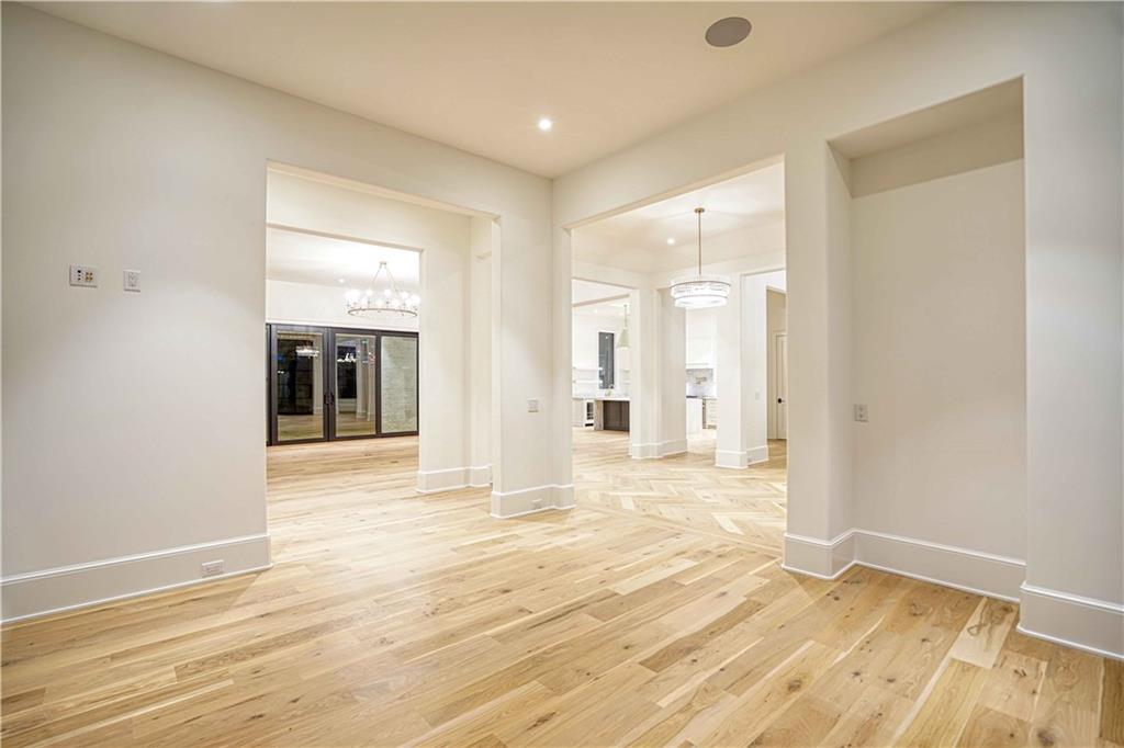 4550 Jolyn Place, Sandy Springs, Georgia image 17