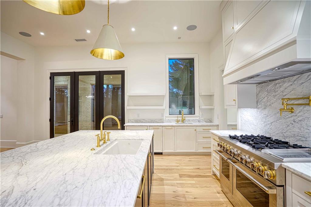 4550 Jolyn Place, Sandy Springs, Georgia image 11