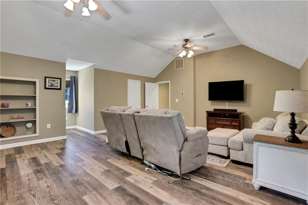 940 Planters Place, Loganville, Georgia image 26