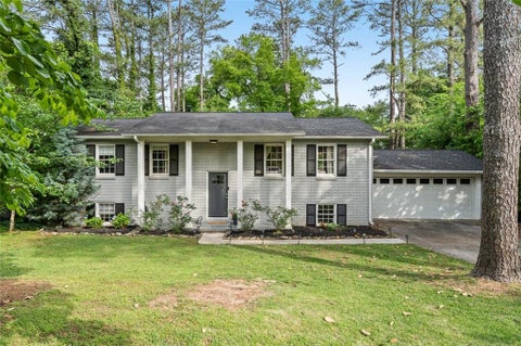 Homes For Sale - 3334 Romelie Drive<br/> Dekalb County, Atlanta, GA 30340