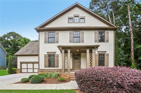 Homes For Sale - 555 Glenaire Walk<br/> Dekalb County, Atlanta, GA 30316