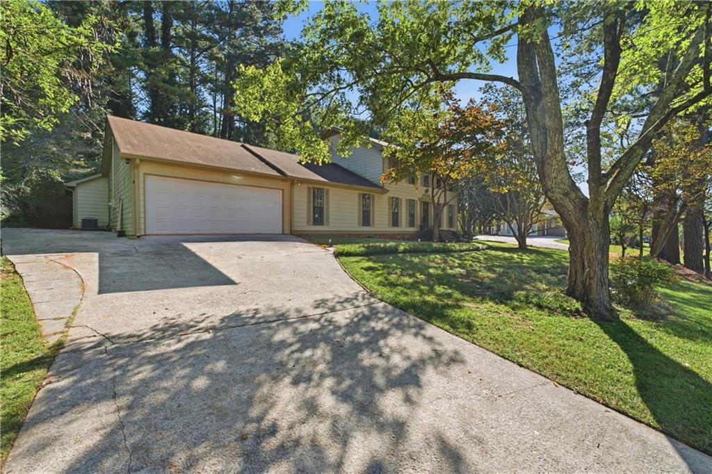 528 Chanterella Road SW